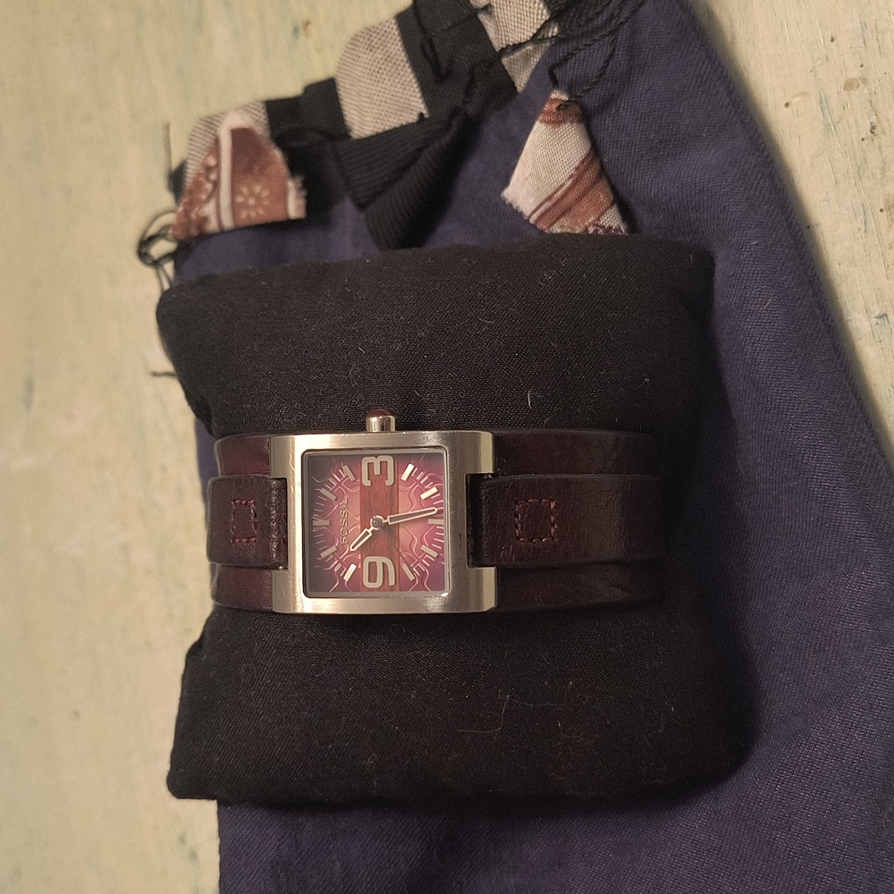 Leather Fossil watch - Picture 9 of 11